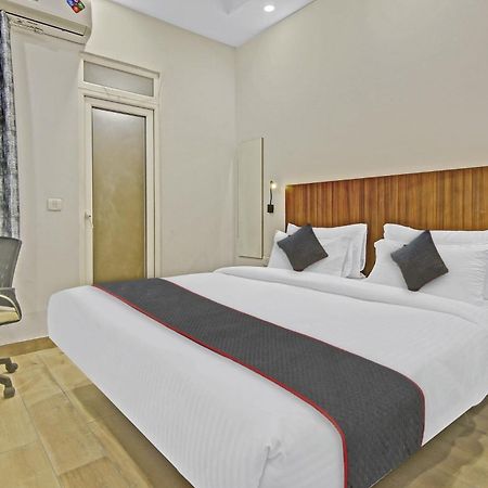 Townhouse Golden Frame Hotel Gáziábád Kültér fotó