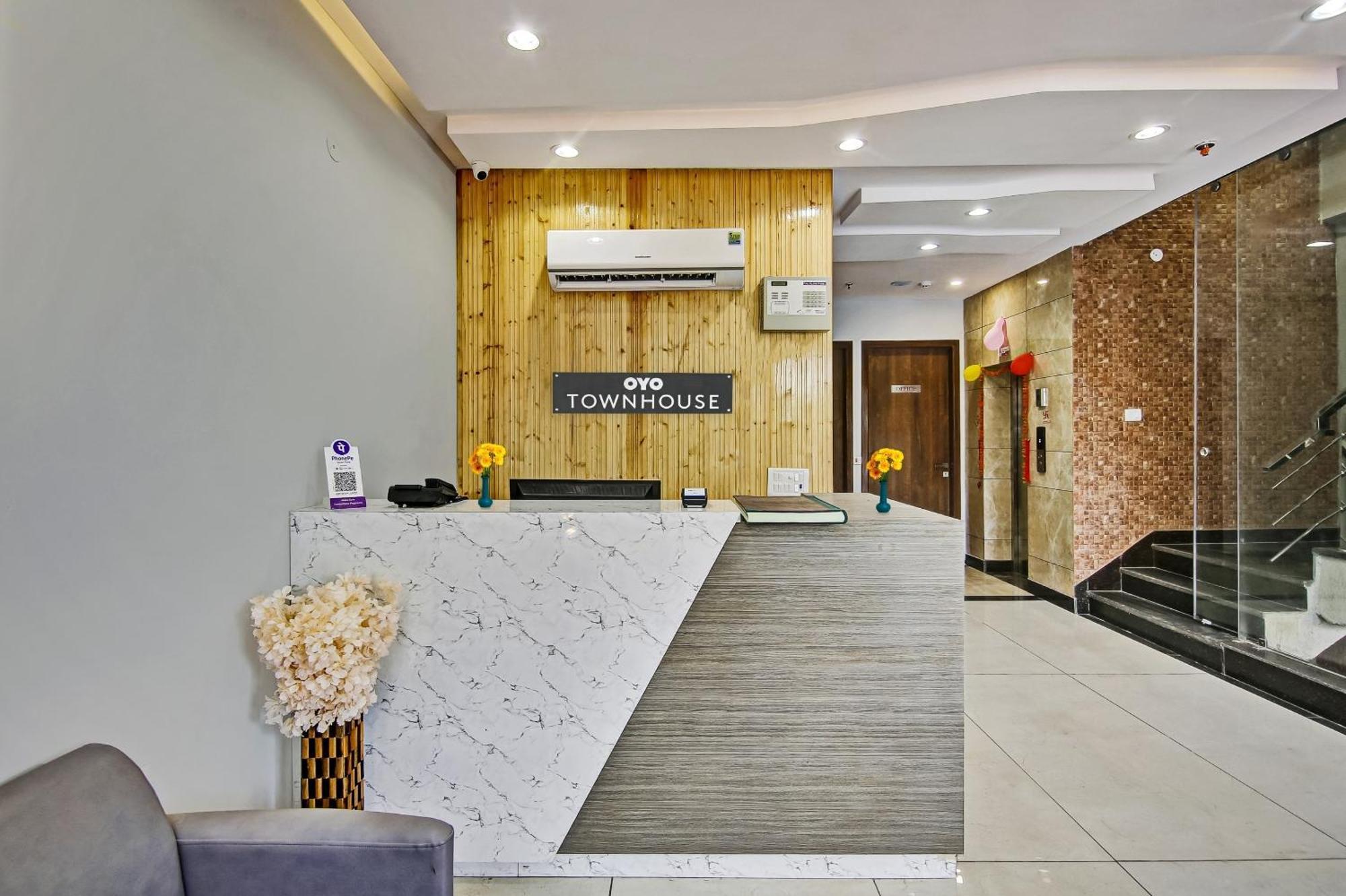 Townhouse Golden Frame Hotel Gáziábád Kültér fotó