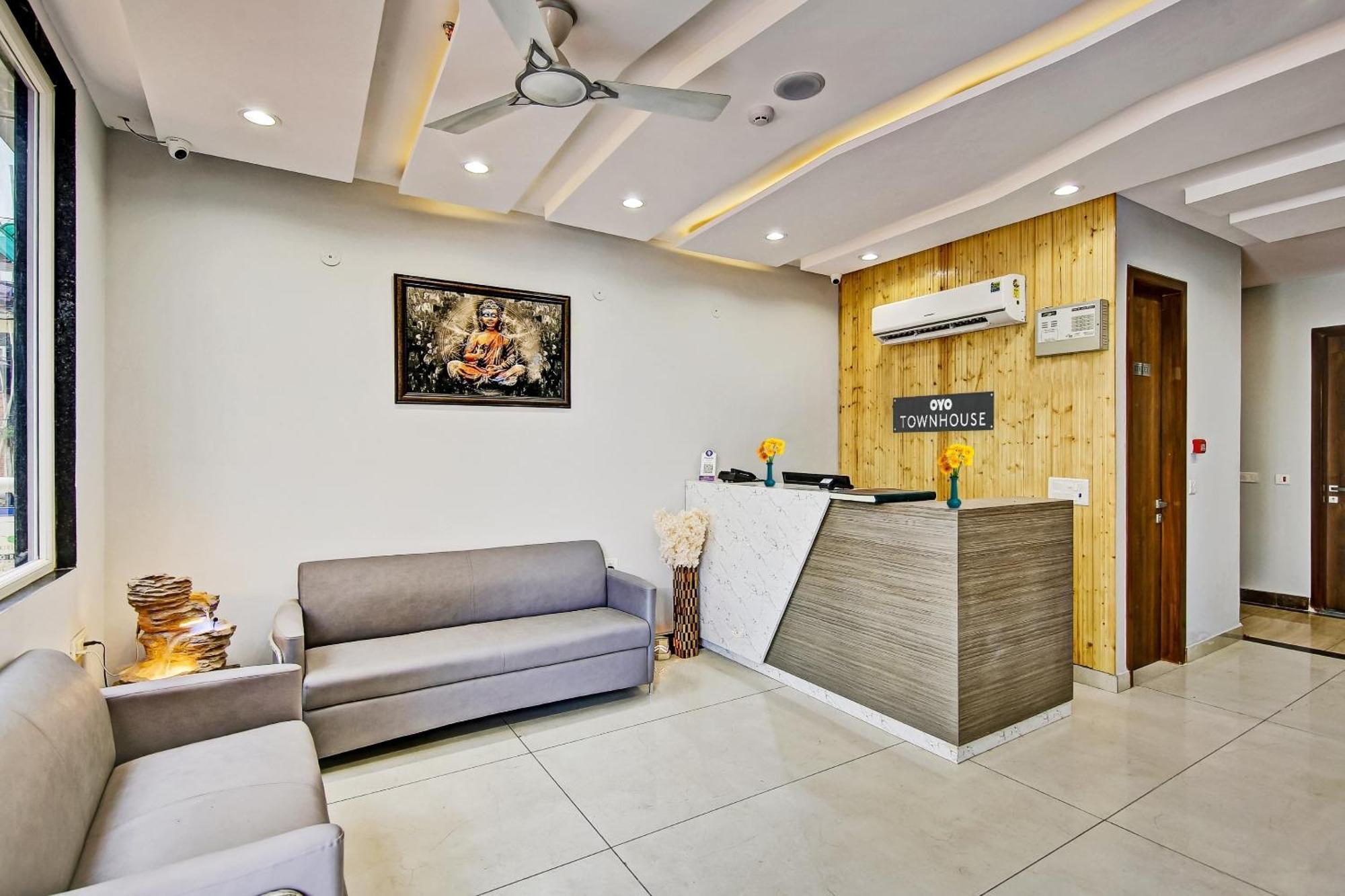 Townhouse Golden Frame Hotel Gáziábád Kültér fotó