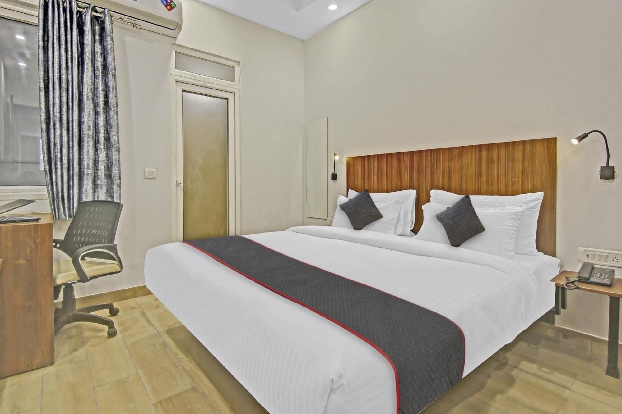 Townhouse Golden Frame Hotel Gáziábád Kültér fotó
